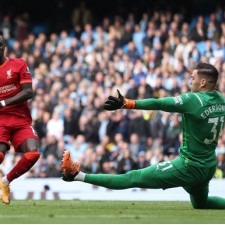 Jogadores se beneficiam dos jogos do Manchester City e do Liverpool